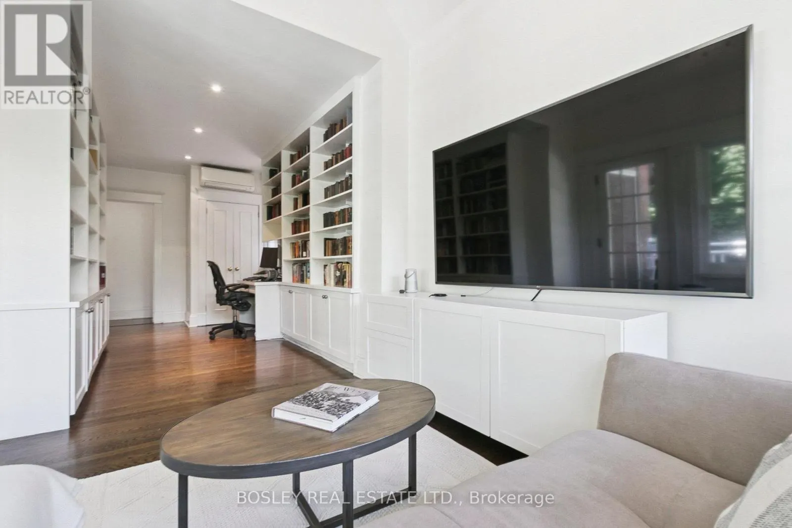 52 ROWANWOOD AVENUE