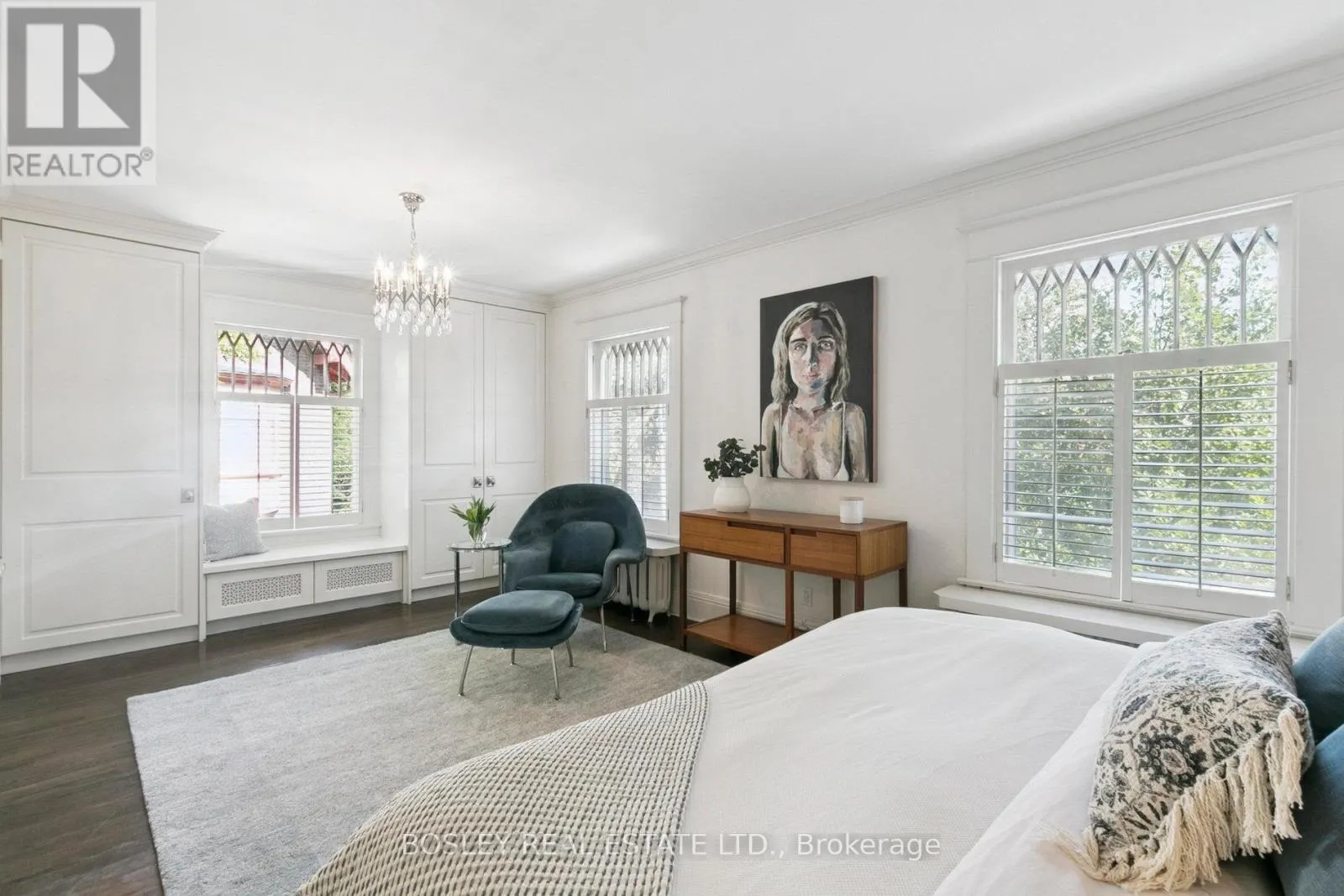52 ROWANWOOD AVENUE