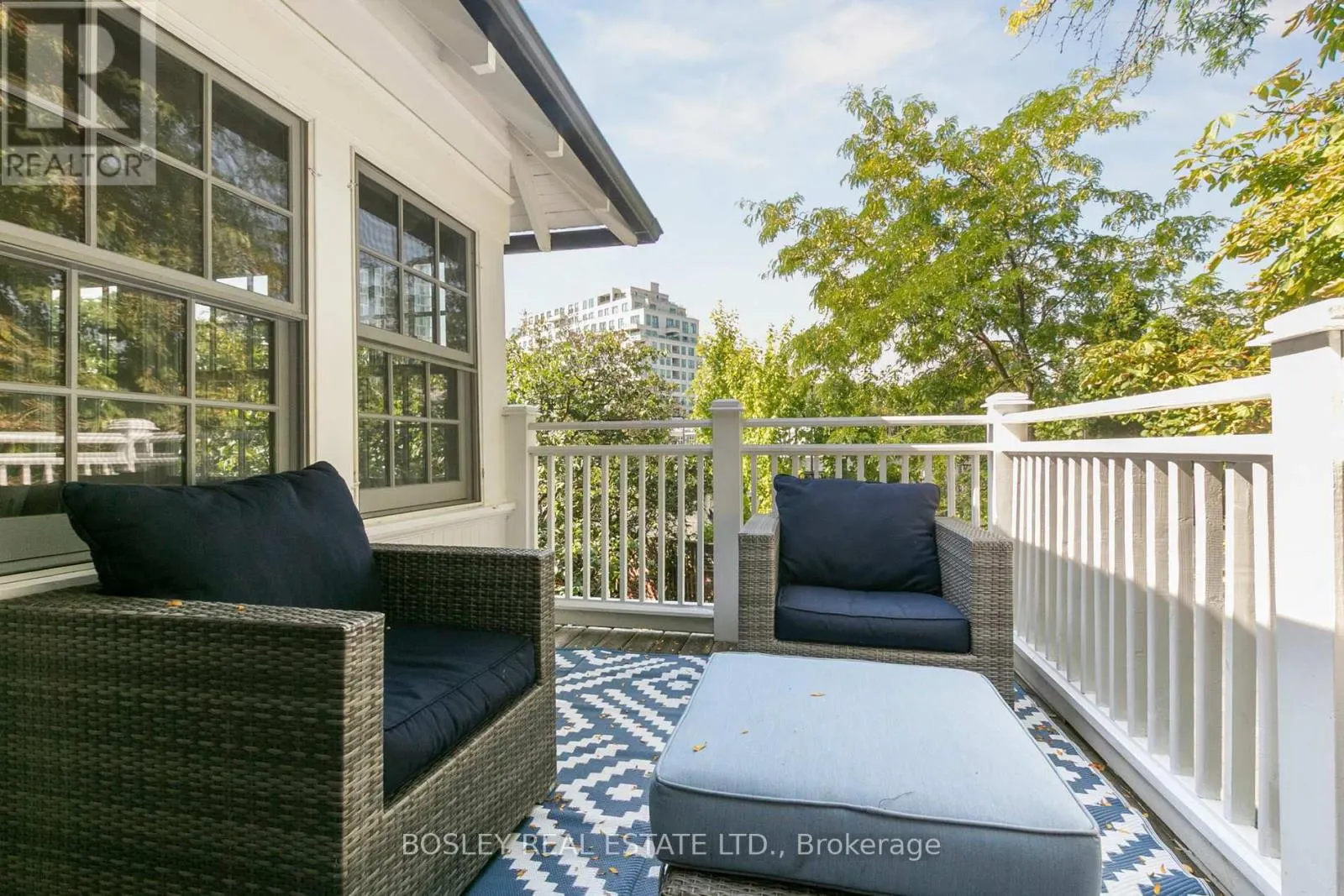 52 ROWANWOOD AVENUE