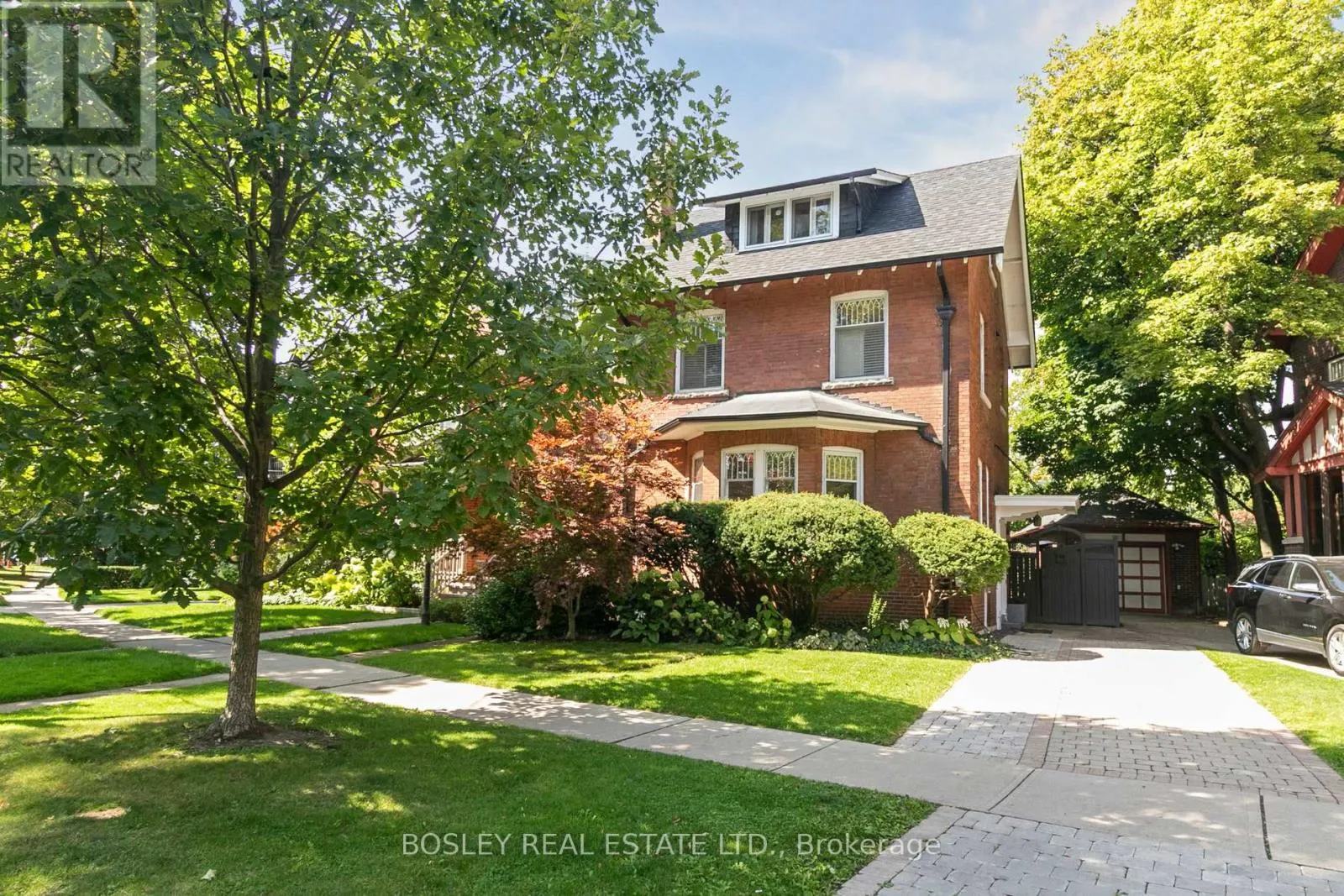 52 ROWANWOOD AVENUE