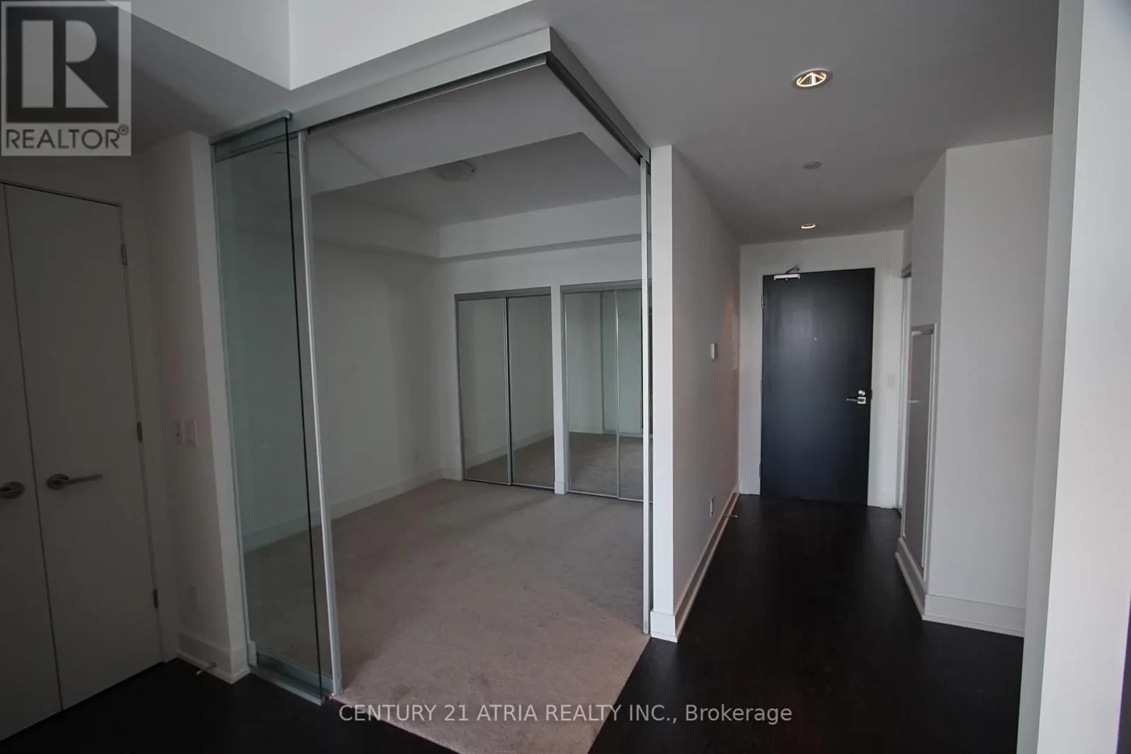 816 - 3018 YONGE STREET