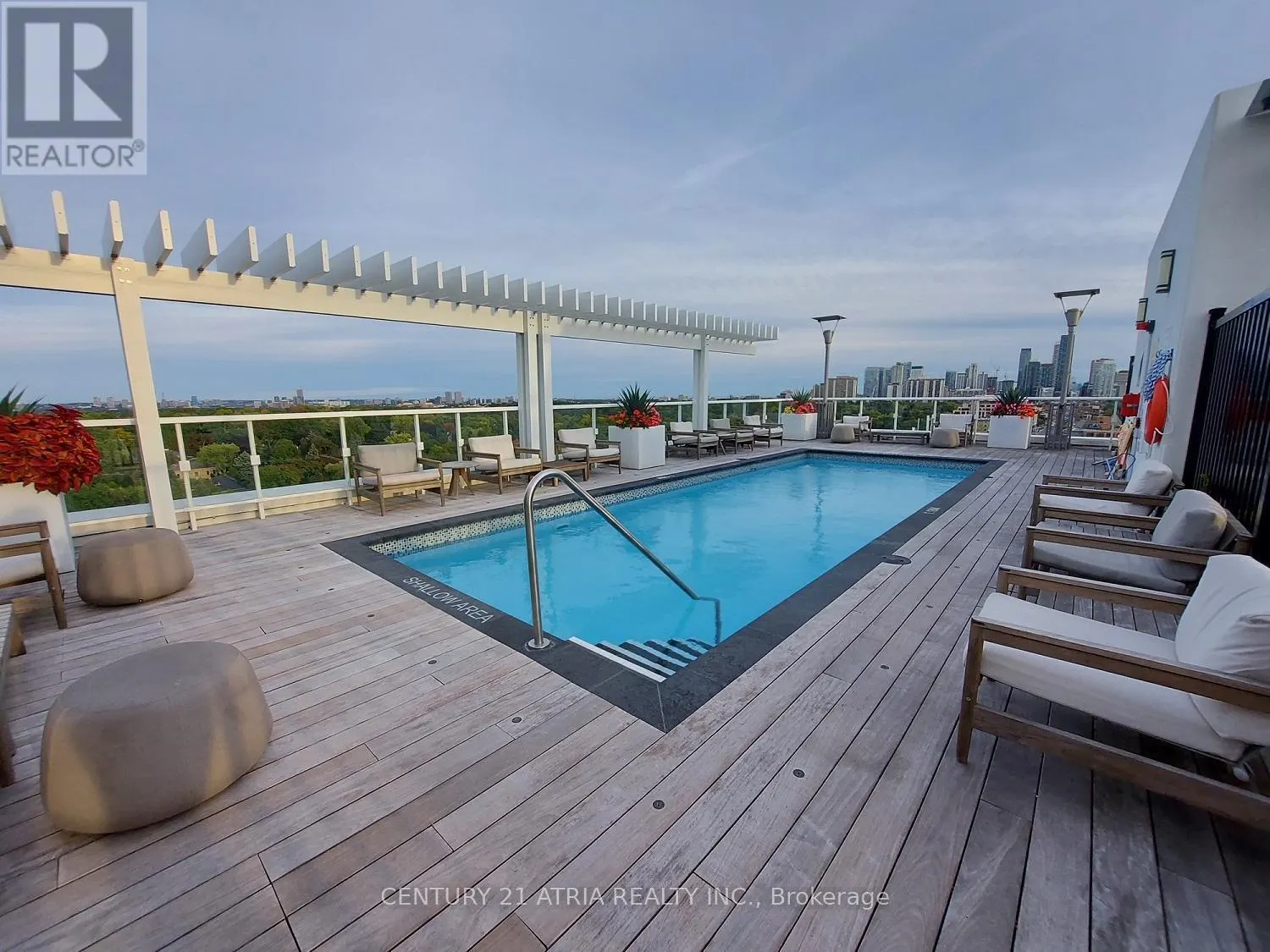 816 - 3018 YONGE STREET