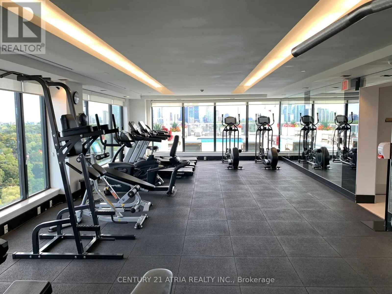 816 - 3018 YONGE STREET