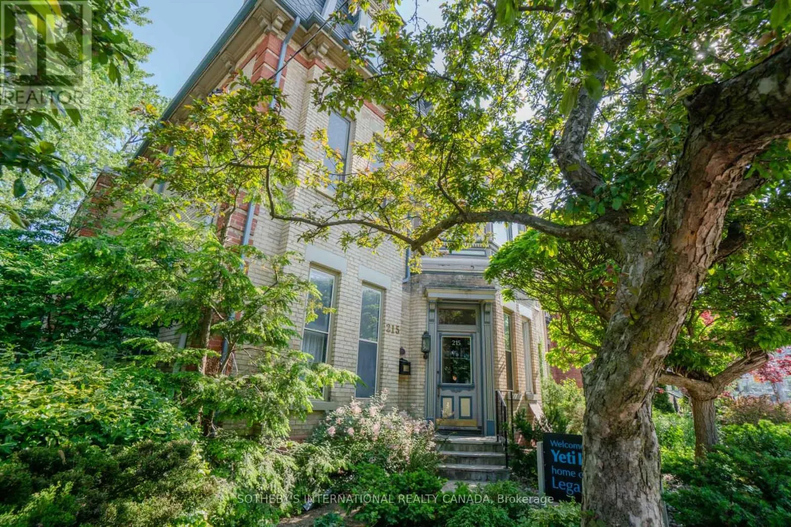UNIT 1 - 215-217 CARLTON STREET