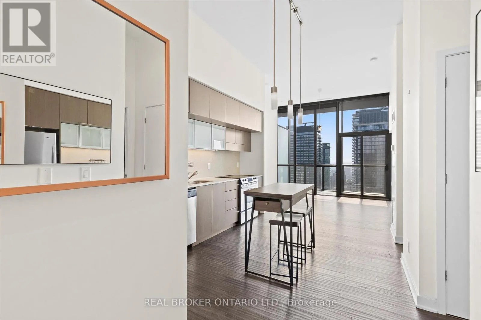 PH 4403 - 110 CHARLES STREET E