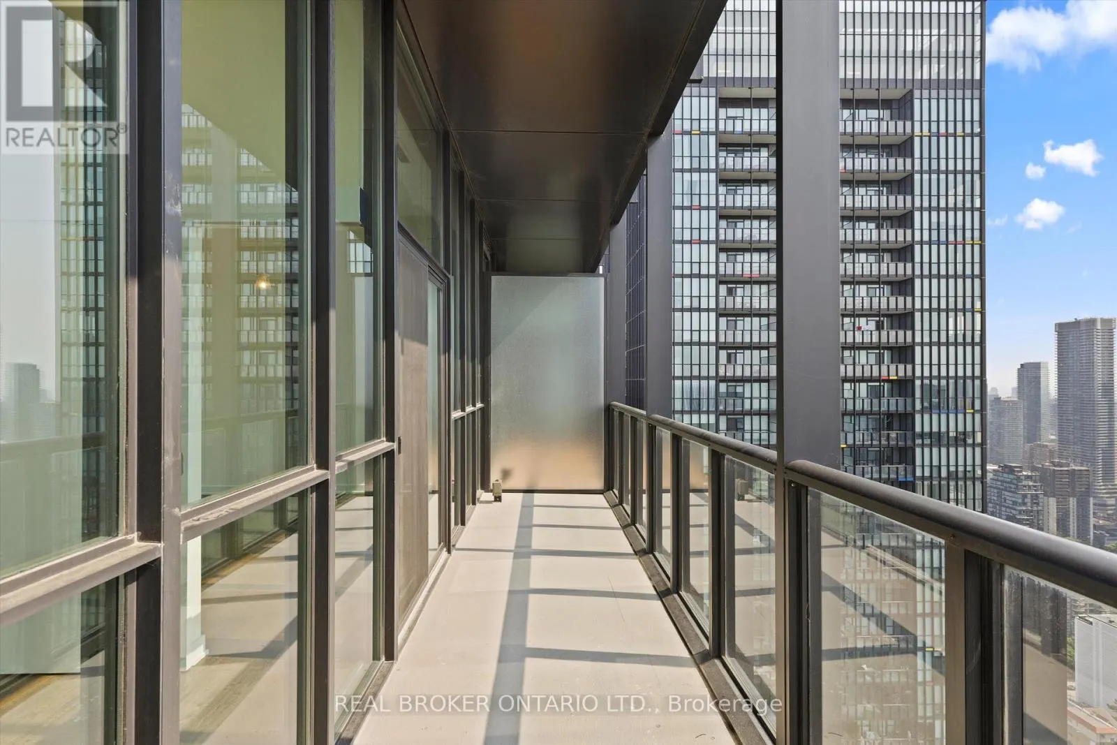 PH 4403 - 110 CHARLES STREET E