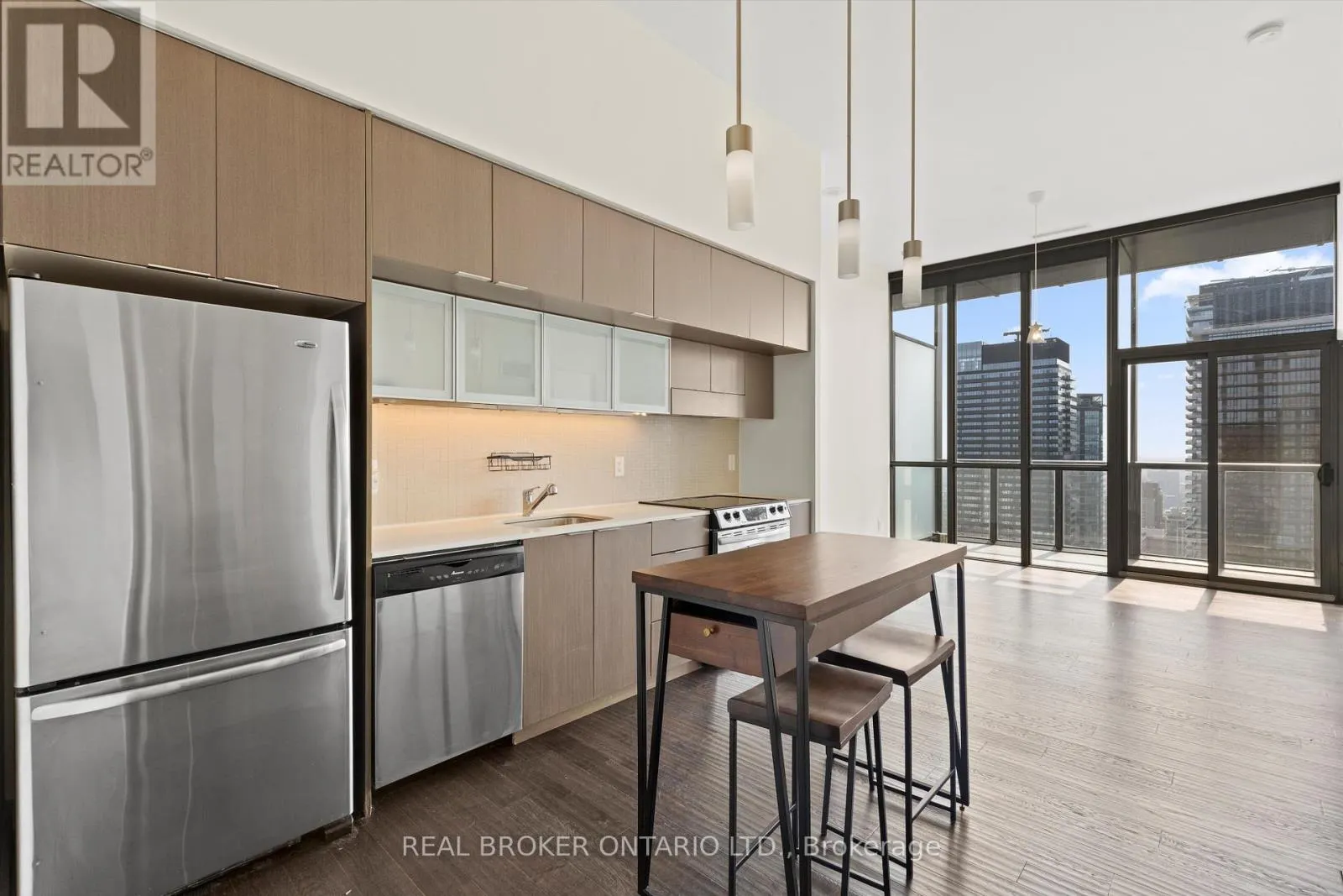 PH 4403 - 110 CHARLES STREET E