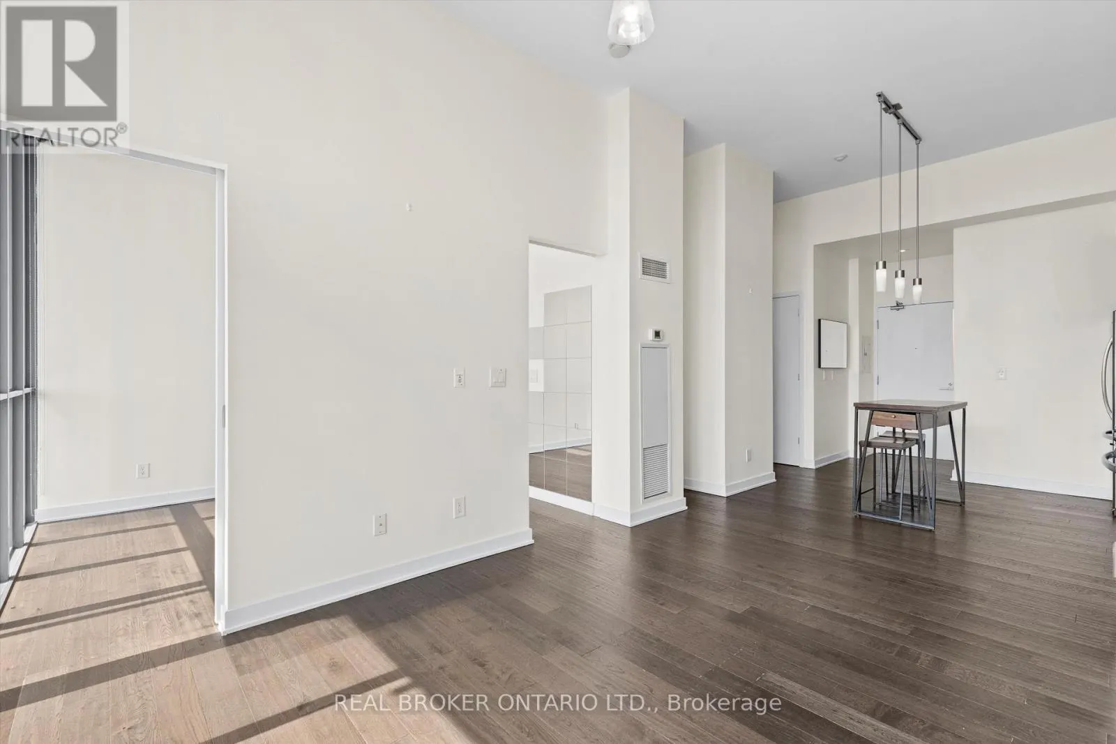 PH 4403 - 110 CHARLES STREET E