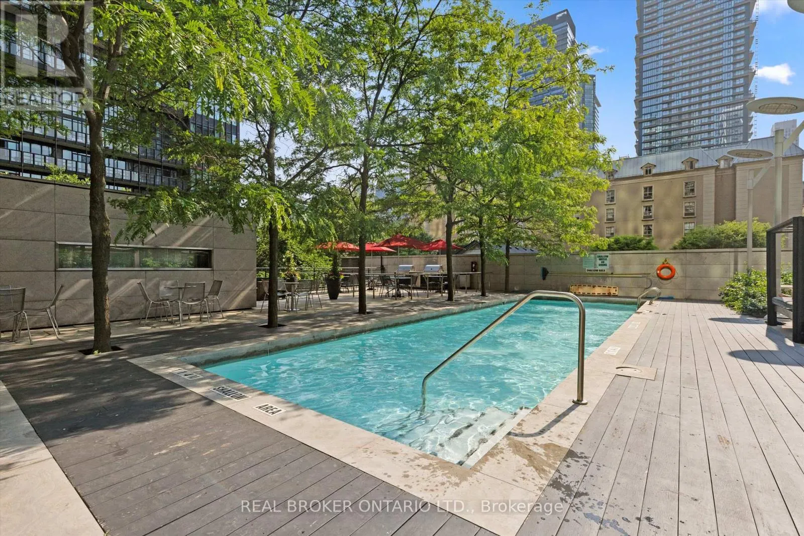 PH 4403 - 110 CHARLES STREET E