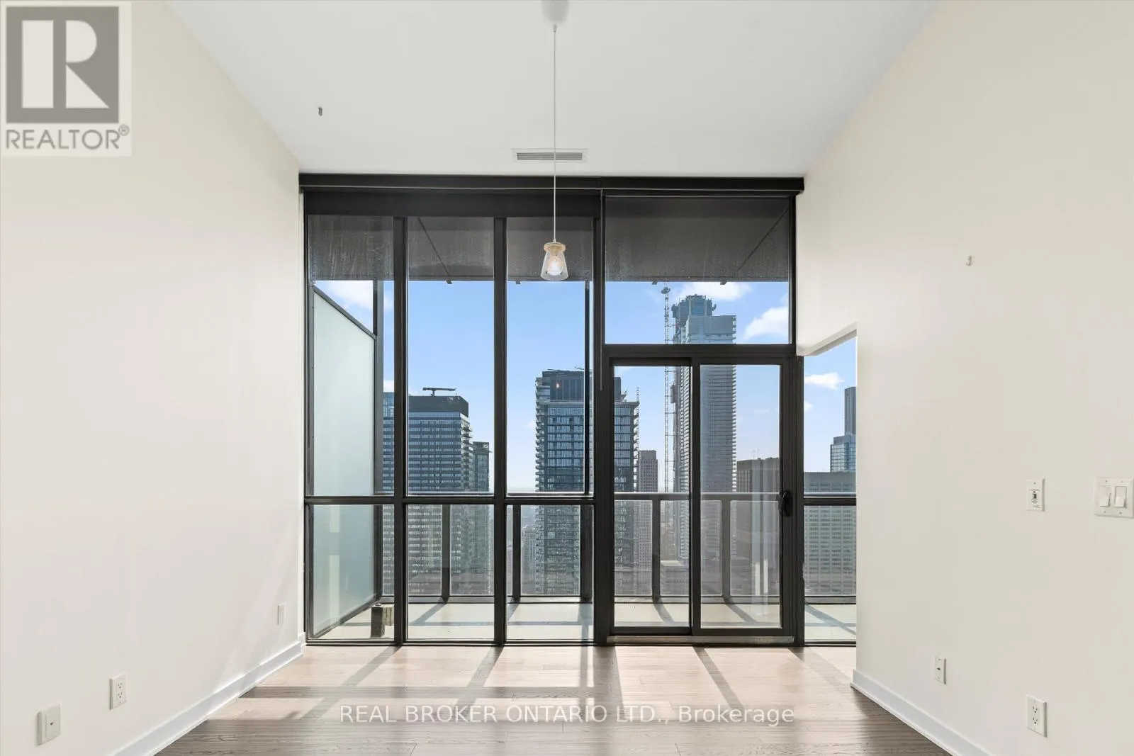 PH 4403 - 110 CHARLES STREET E