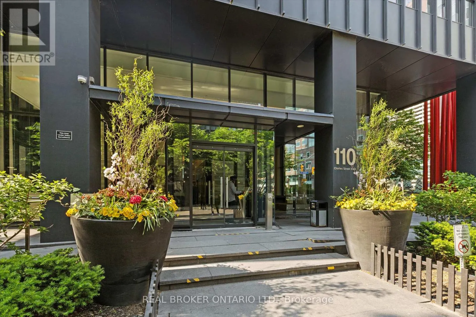 PH 4403 - 110 CHARLES STREET E