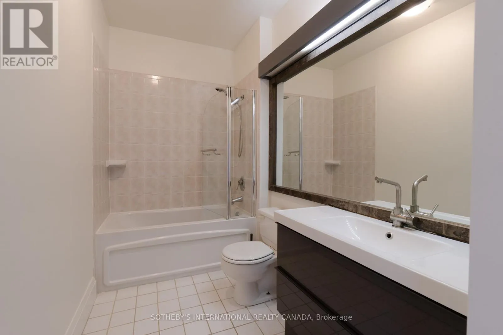 UNIT 2 - 215-217 CARLTON STREET