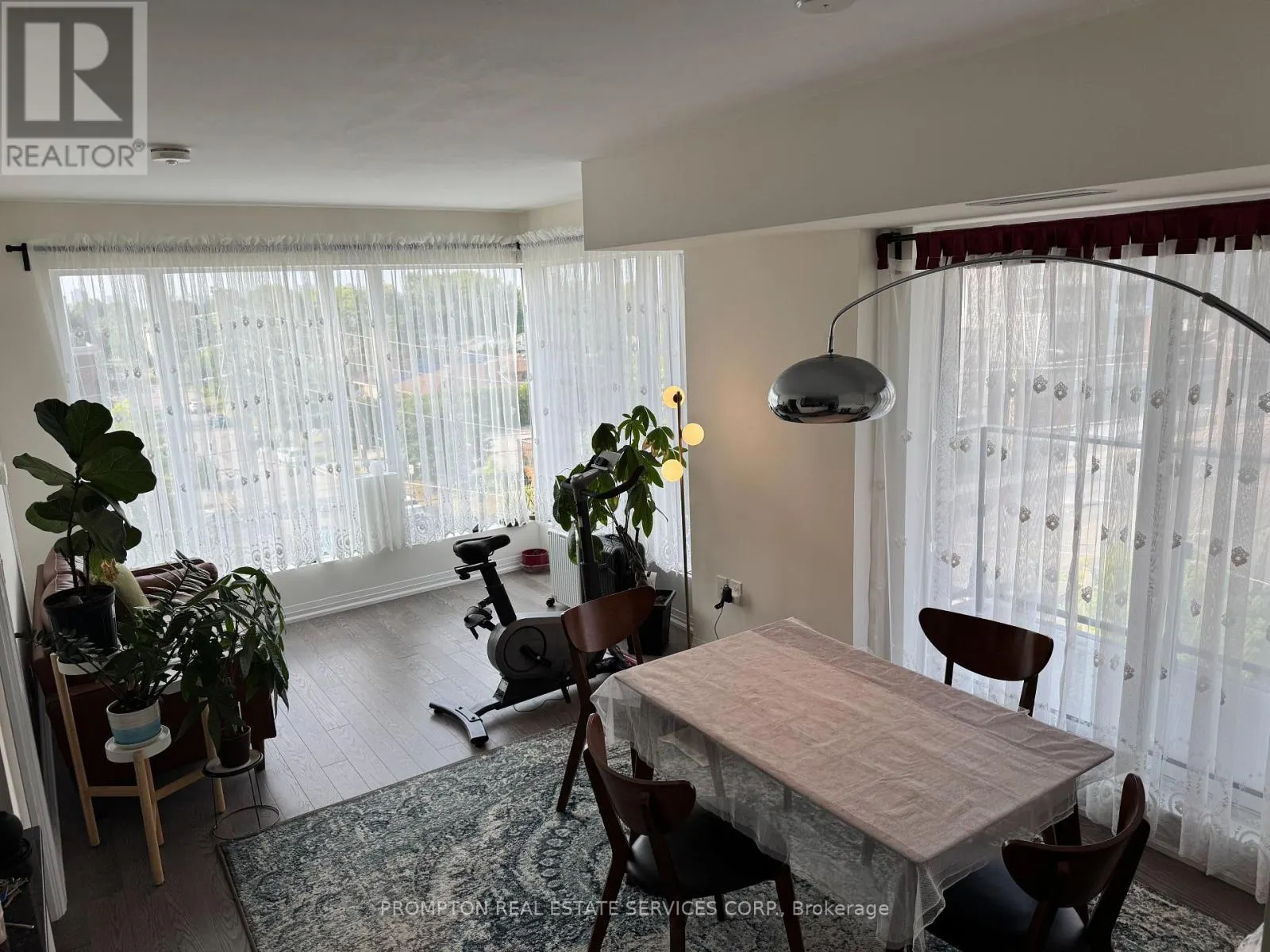 511 - 741 SHEPPARD AVENUE W