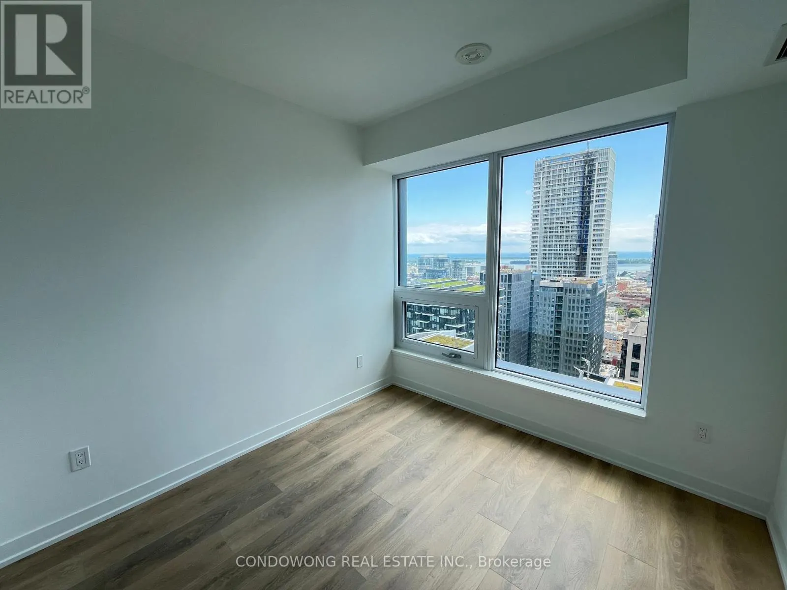 3905 - 82 DALHOUSIE STREET