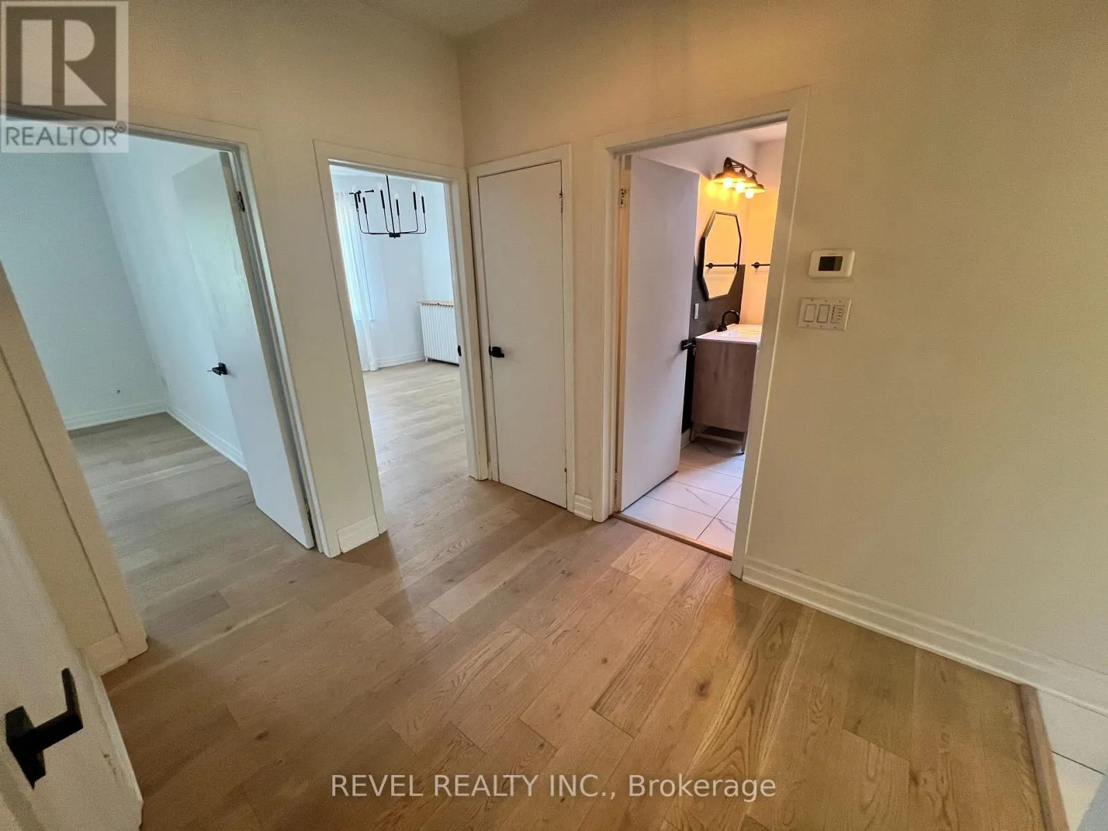 A (UPPER) - 761 DUNDAS STREET W