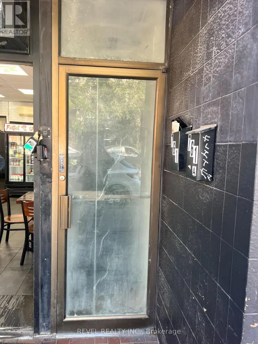 A (UPPER) - 761 DUNDAS STREET W