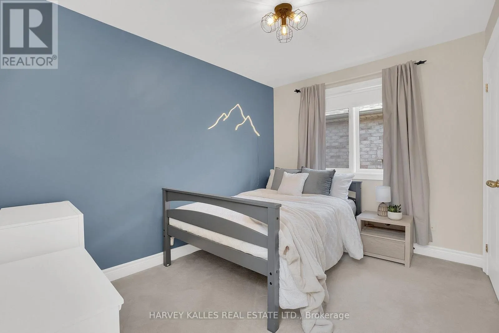 398 BEDFORD PARK