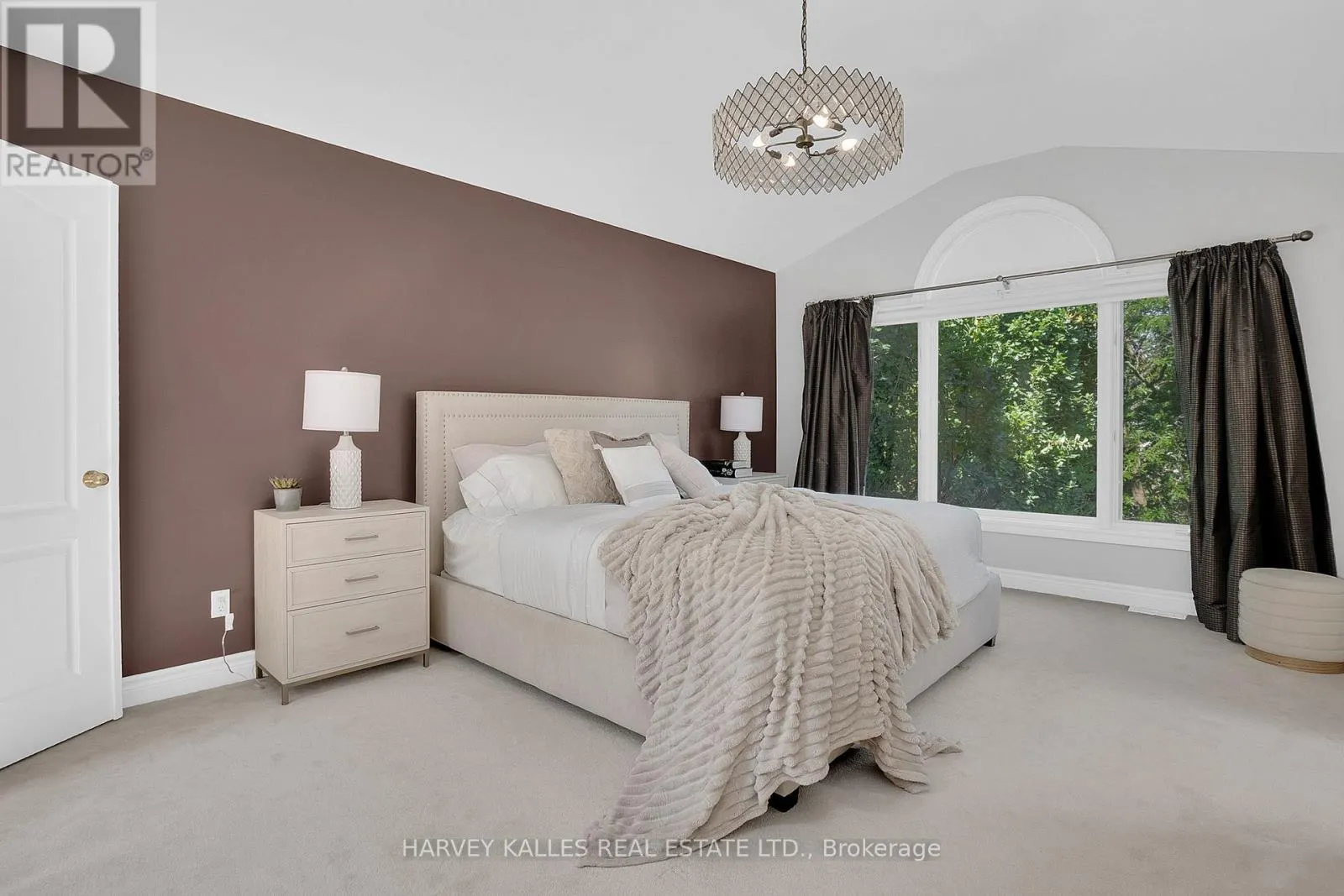 398 BEDFORD PARK