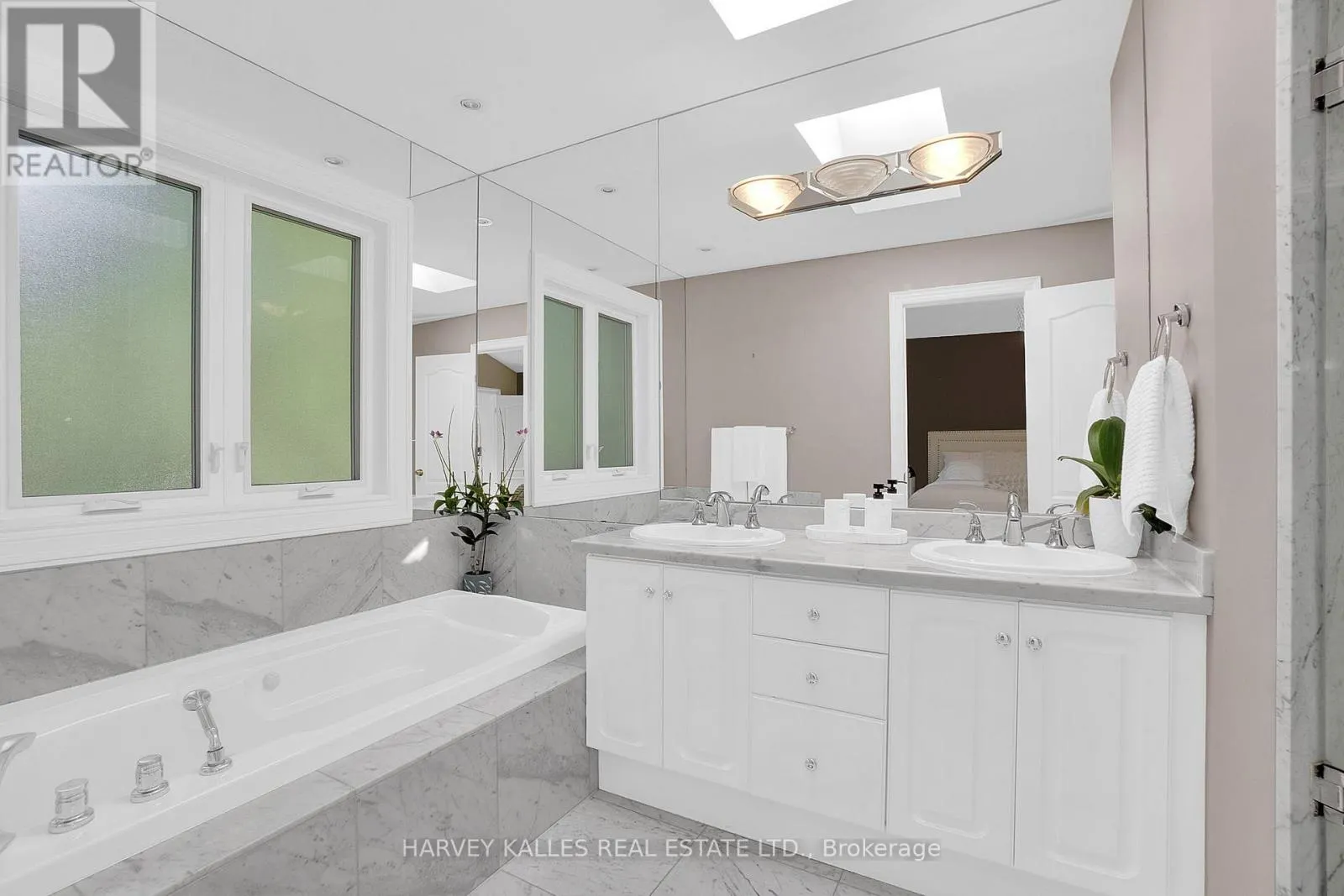 398 BEDFORD PARK