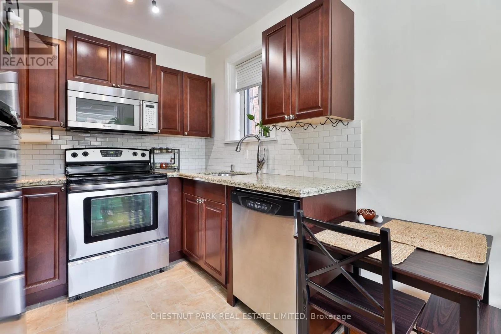 5 - 1648 BATHURST STREET