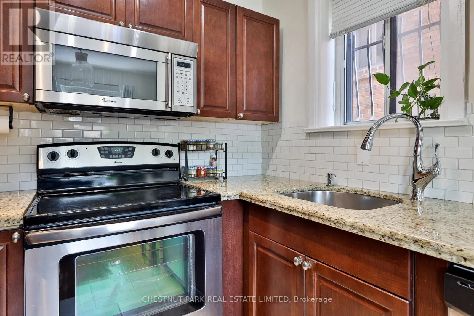 5 - 1648 BATHURST STREET