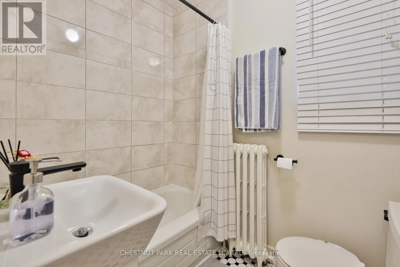 5 - 1648 BATHURST STREET