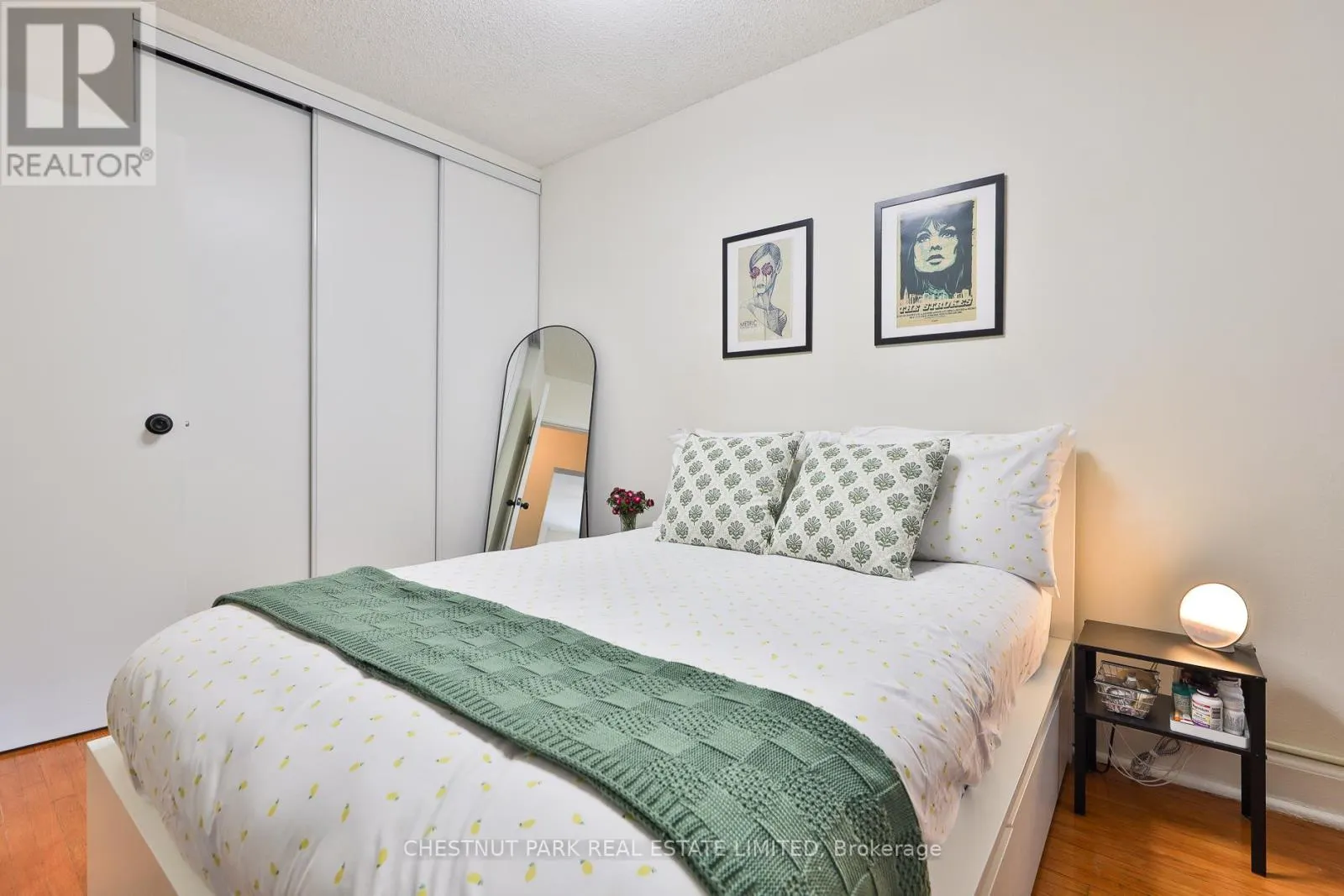 5 - 1648 BATHURST STREET