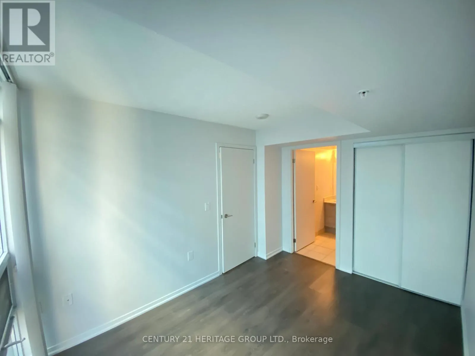 1705W - 36 LISGAR STREET