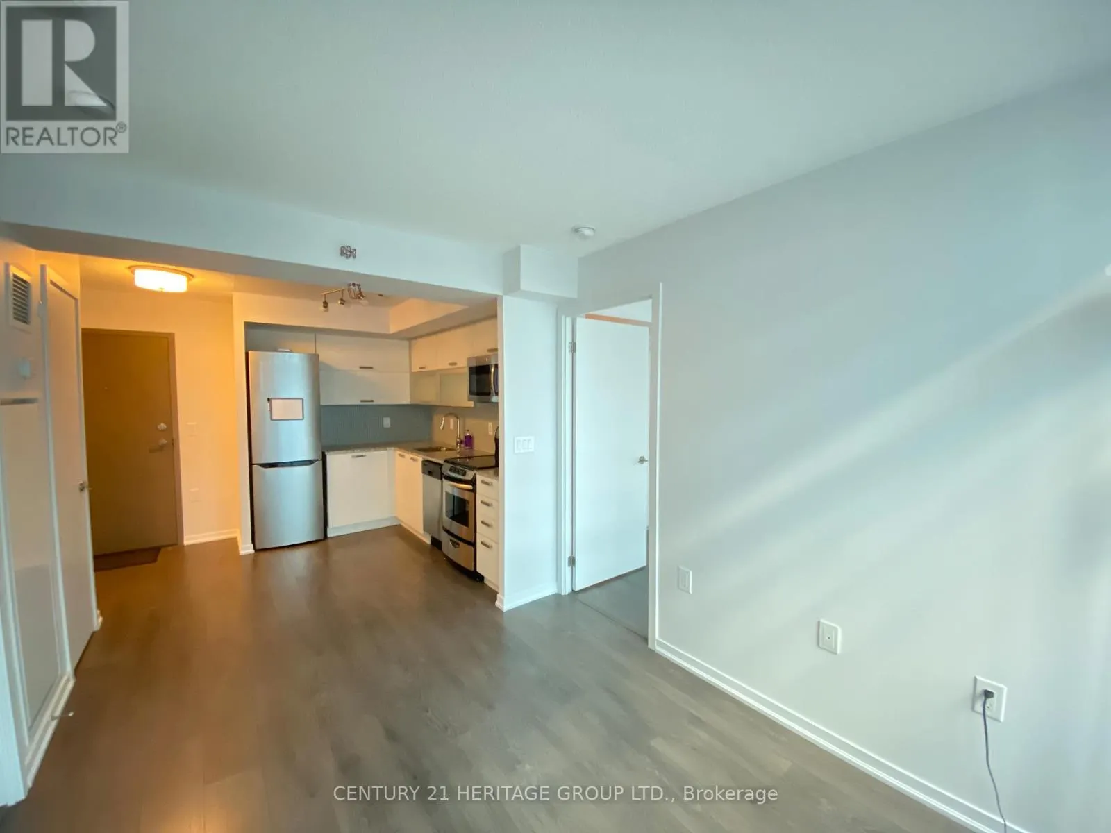 1705W - 36 LISGAR STREET