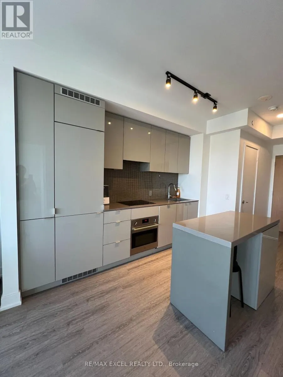 3006 - 7 GRENVILLE STREET
