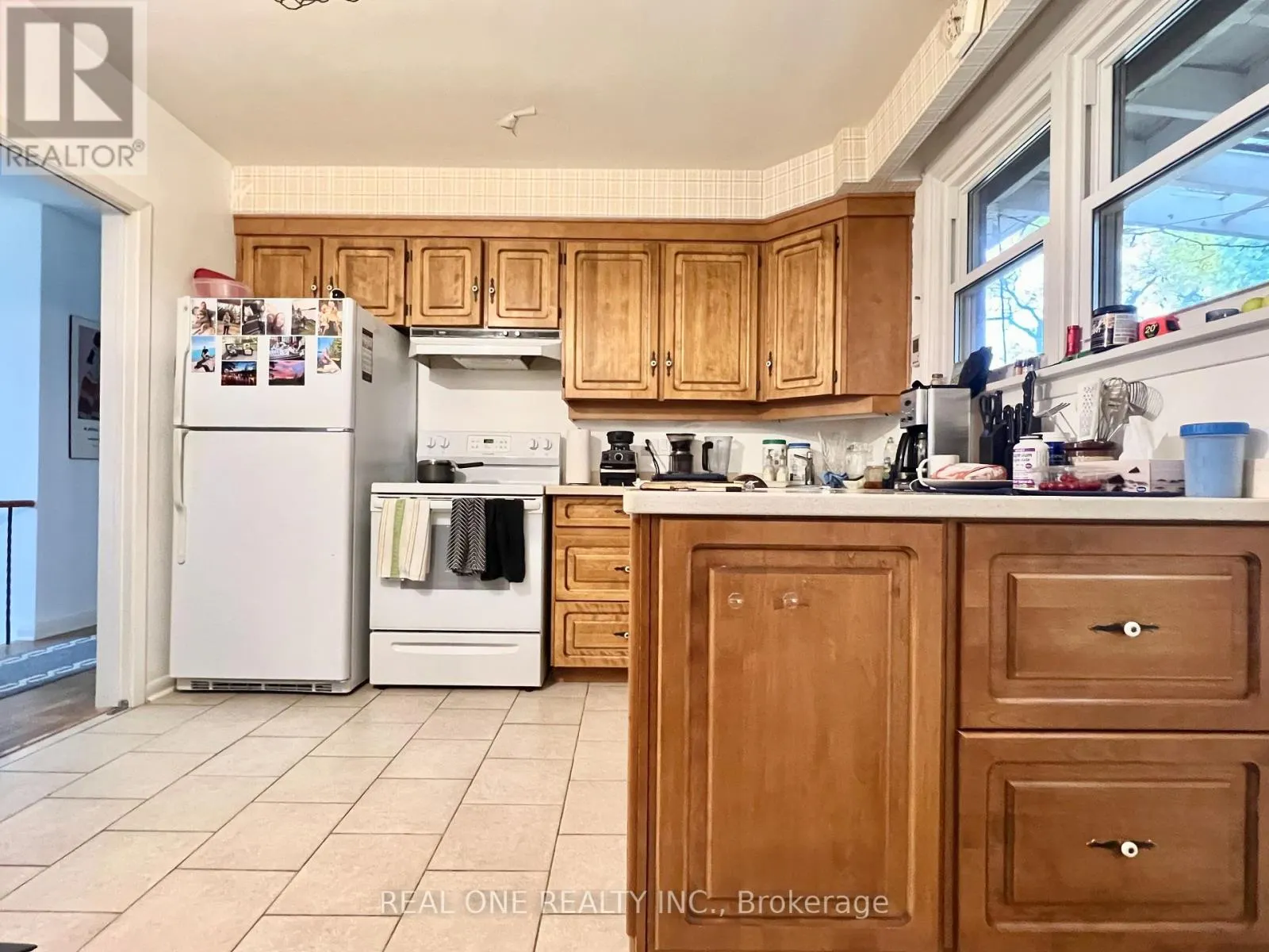 6 FAIRHILL CRESCENT