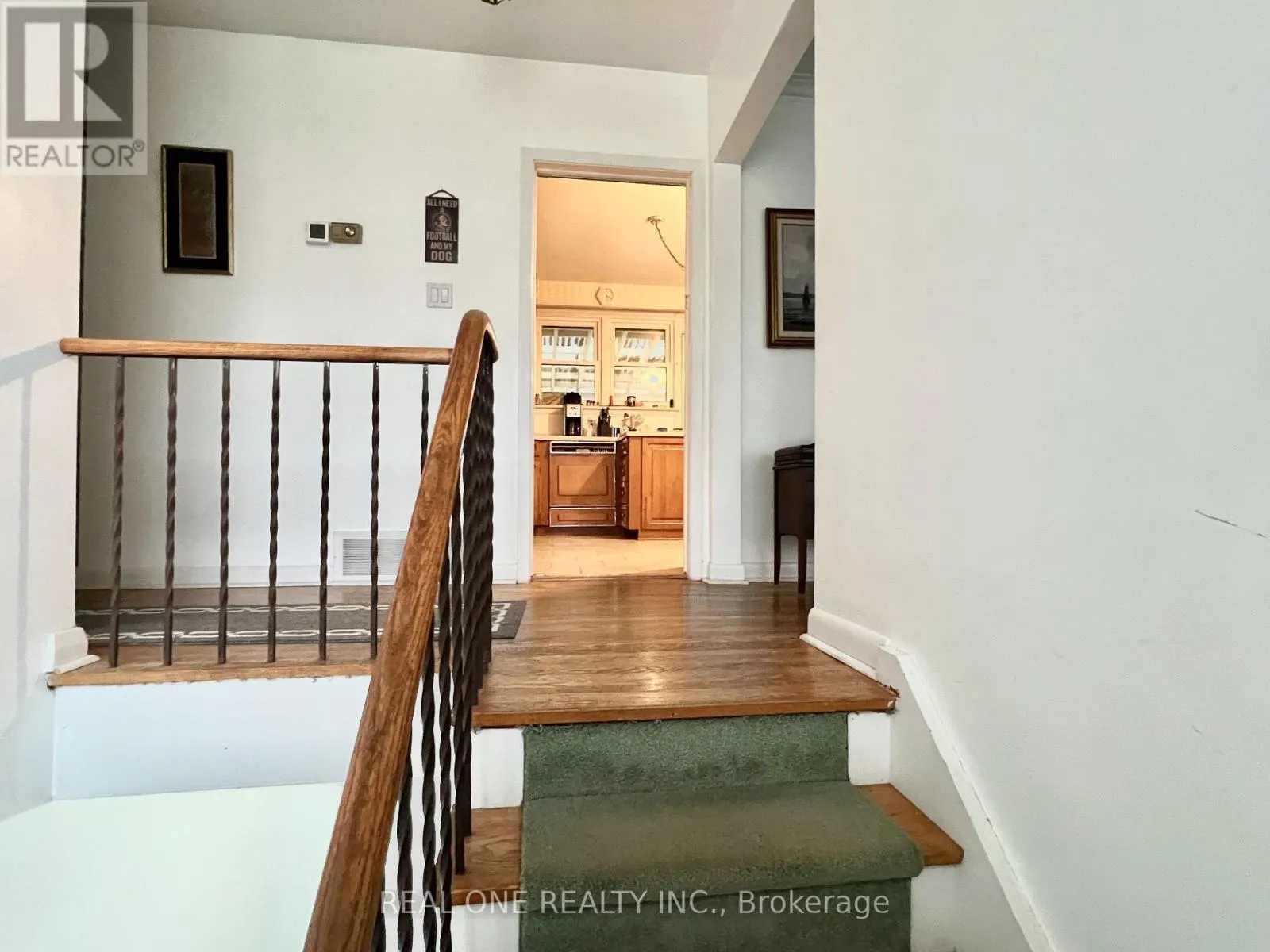 6 FAIRHILL CRESCENT
