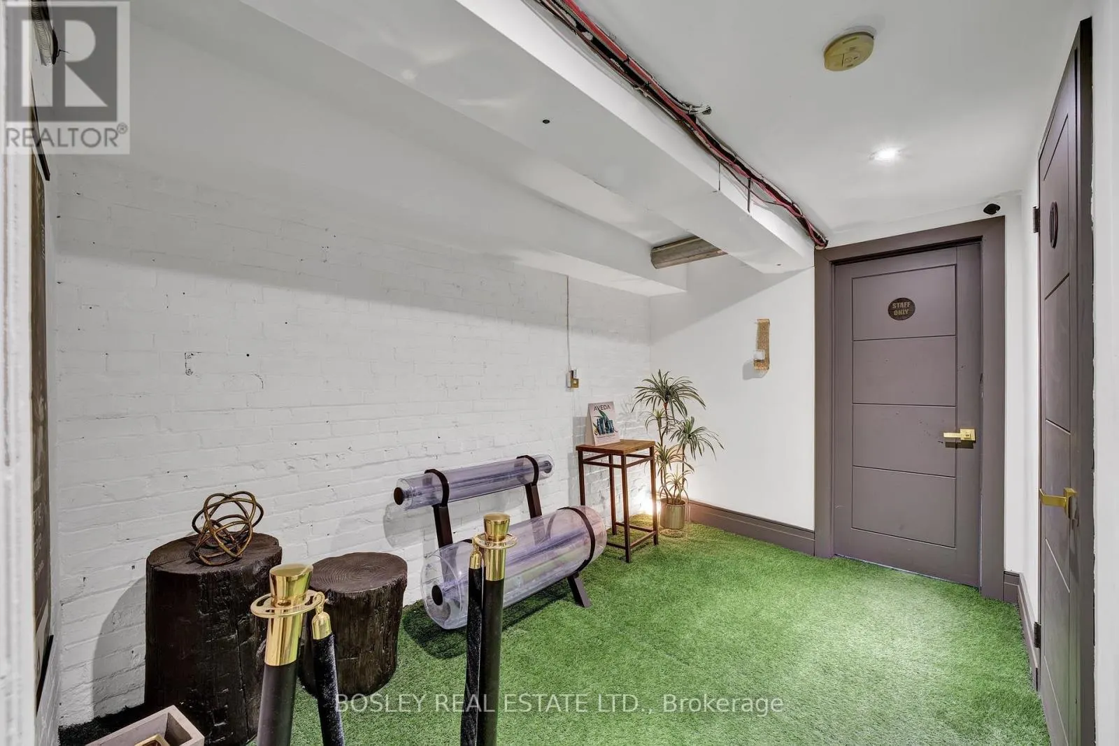 668 QUEEN STREET W