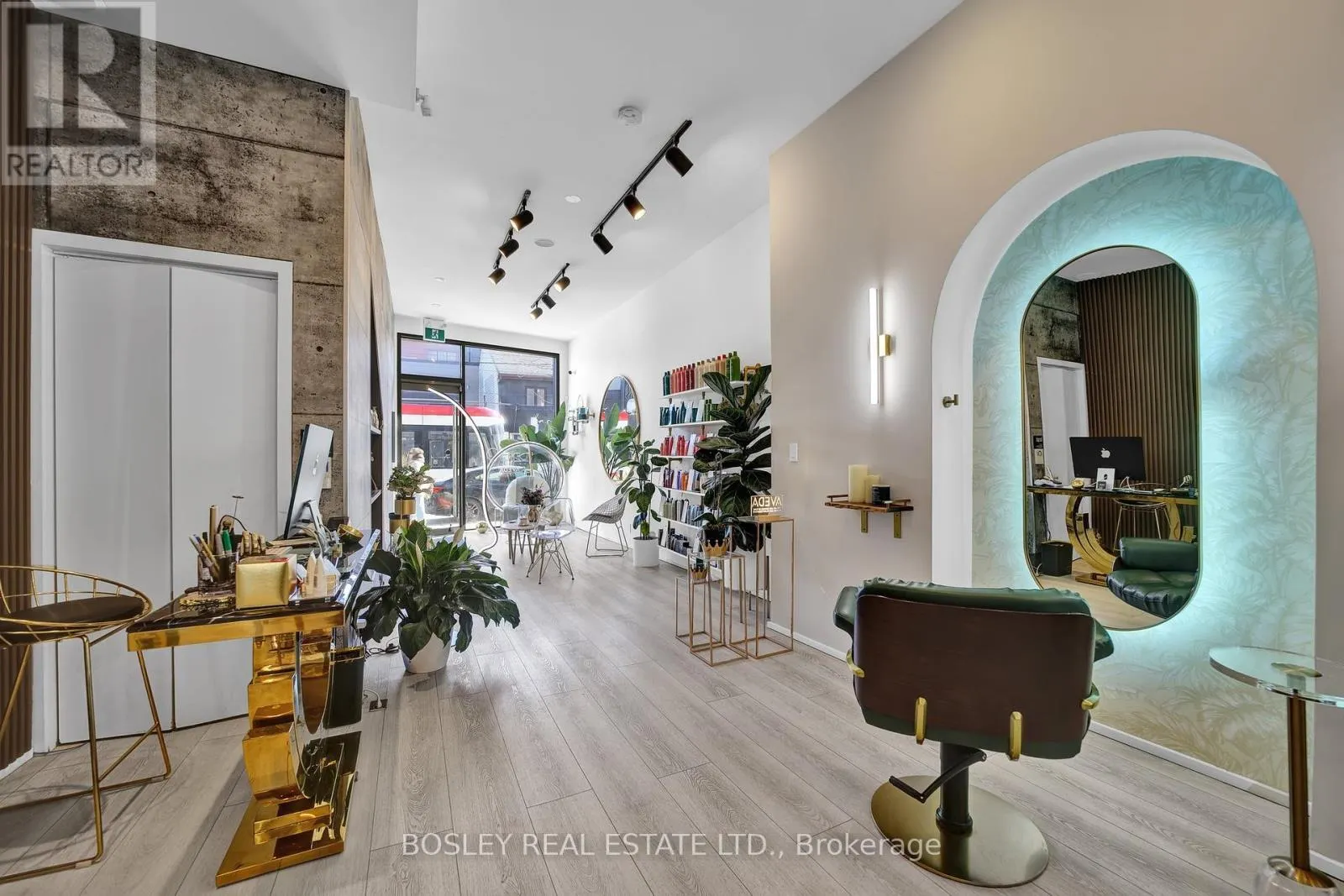 668 QUEEN STREET W