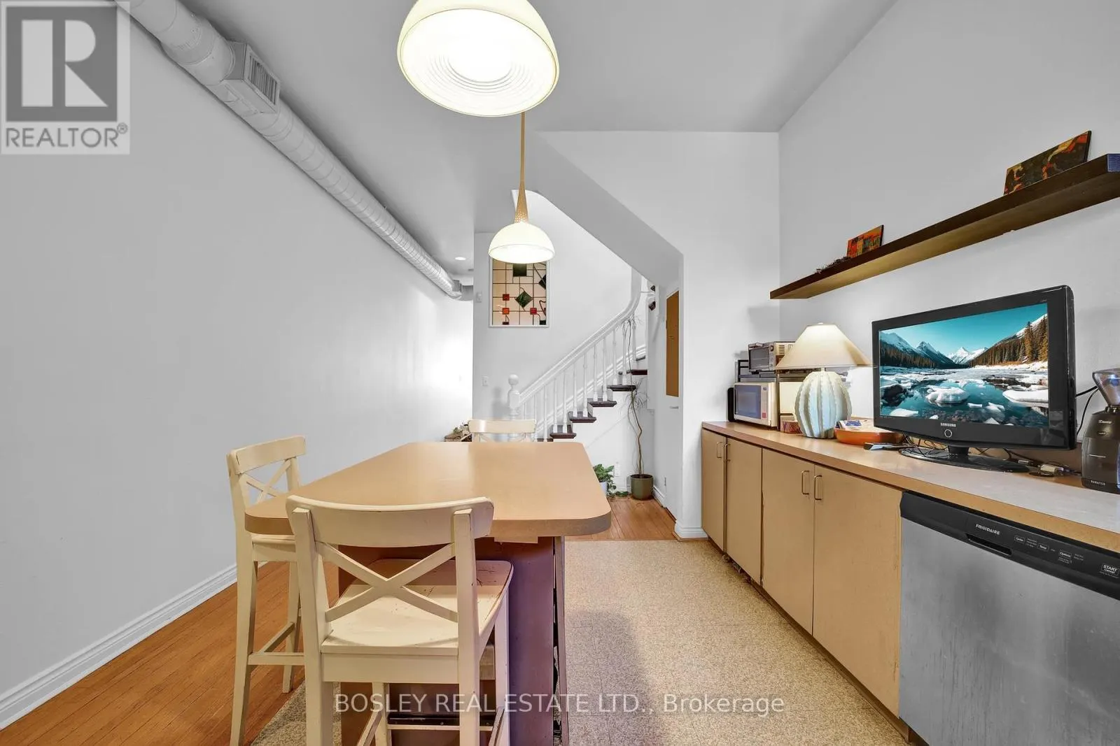 668 QUEEN STREET W