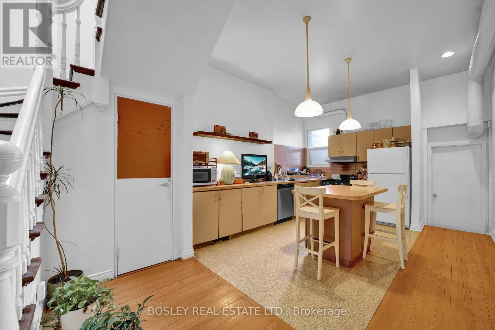 668 QUEEN STREET W