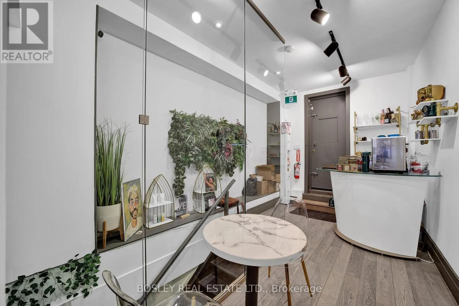 668 QUEEN STREET W