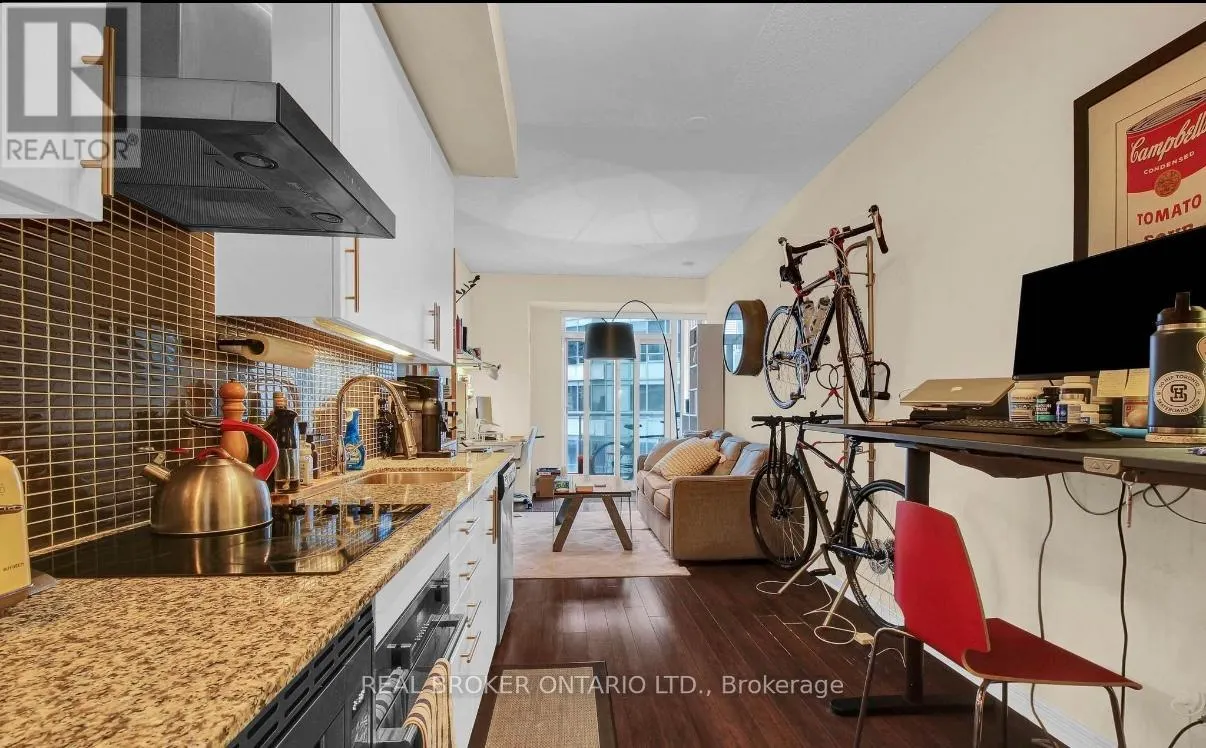 2221 - 352 FRONT STREET W