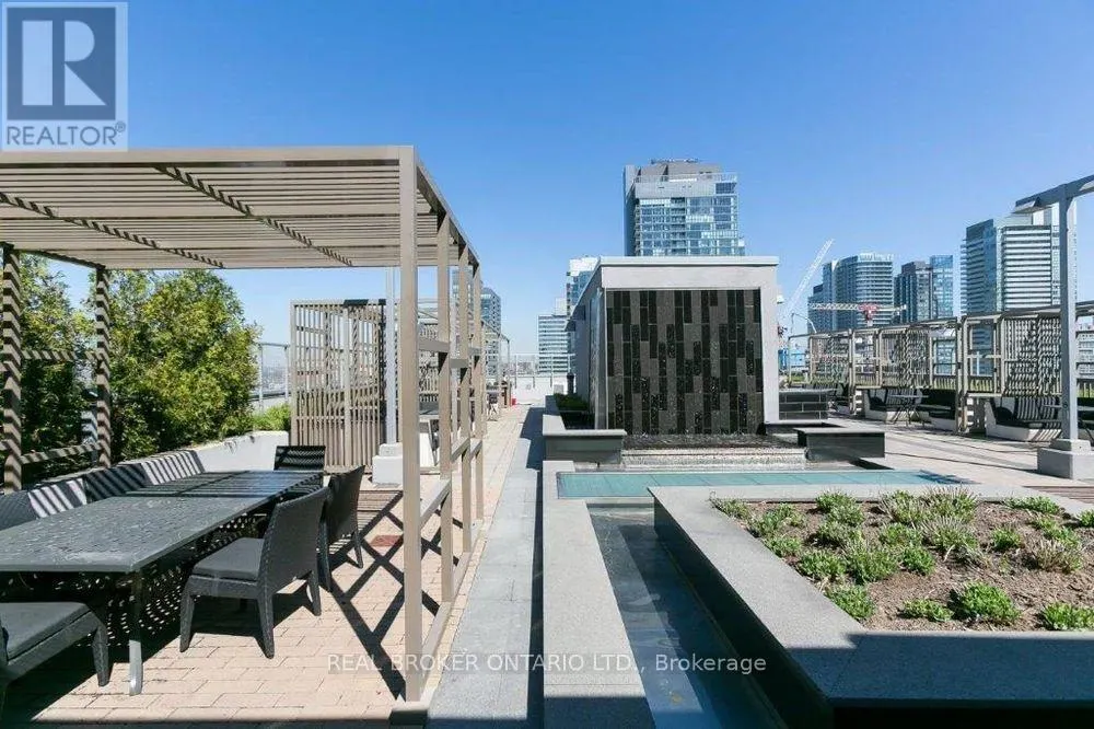 2221 - 352 FRONT STREET W
