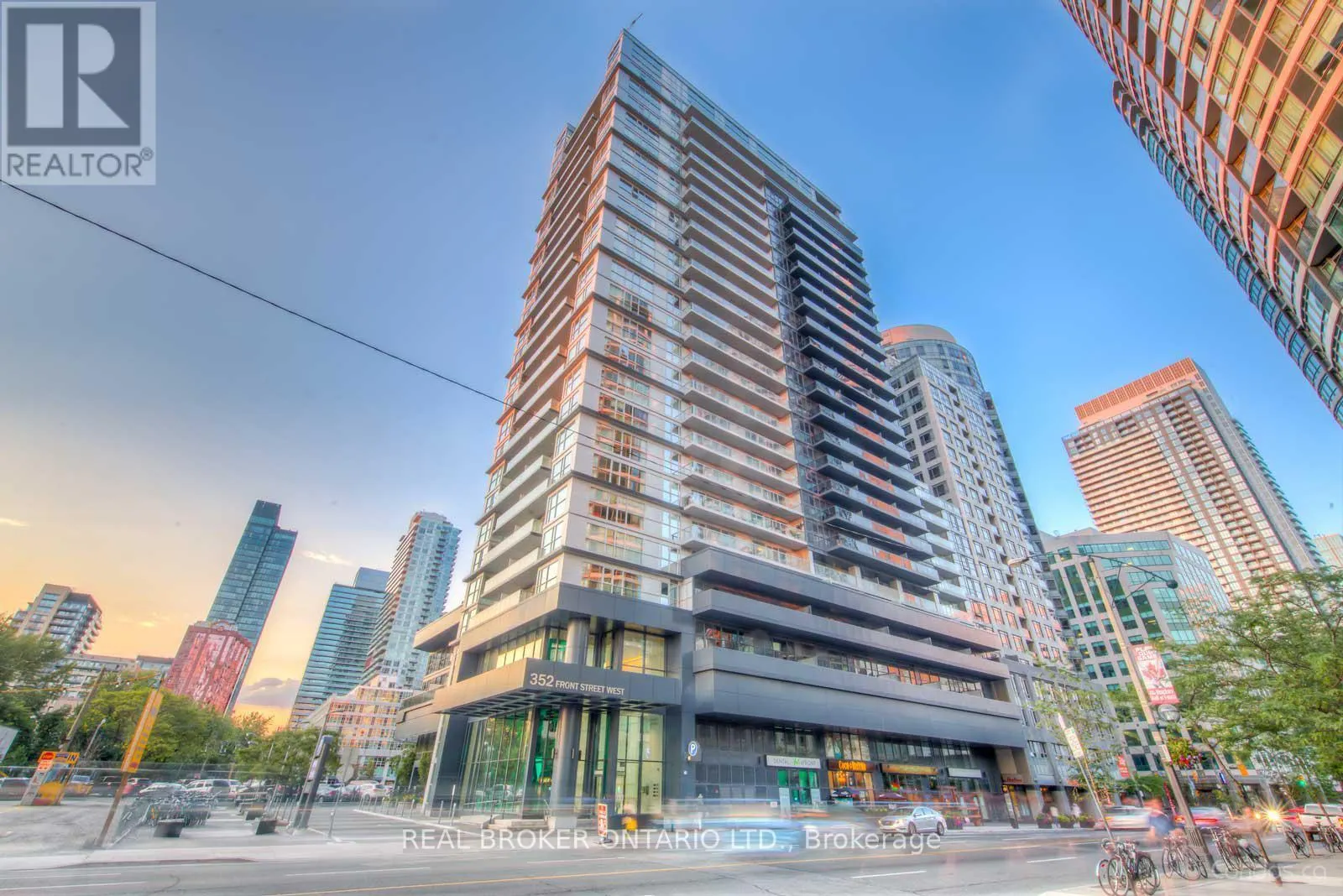 2221 - 352 FRONT STREET W