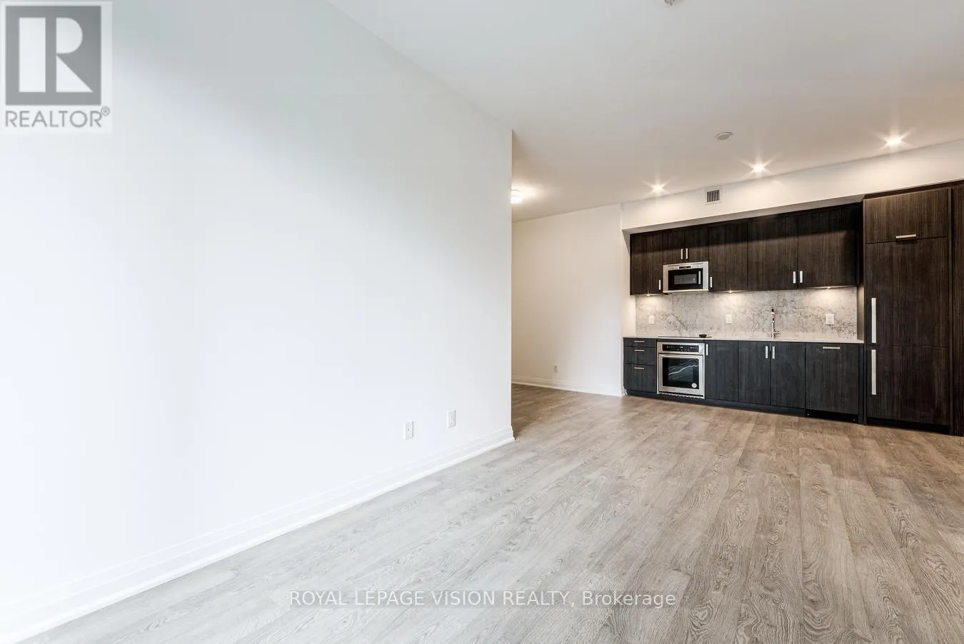 332 - 280 HOWLAND AVENUE