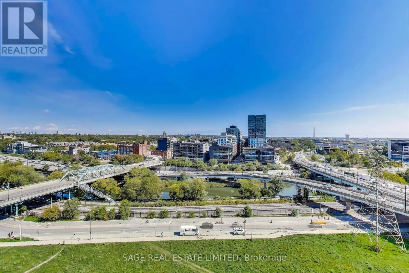 1124 - 32 TROLLEY CRESCENT