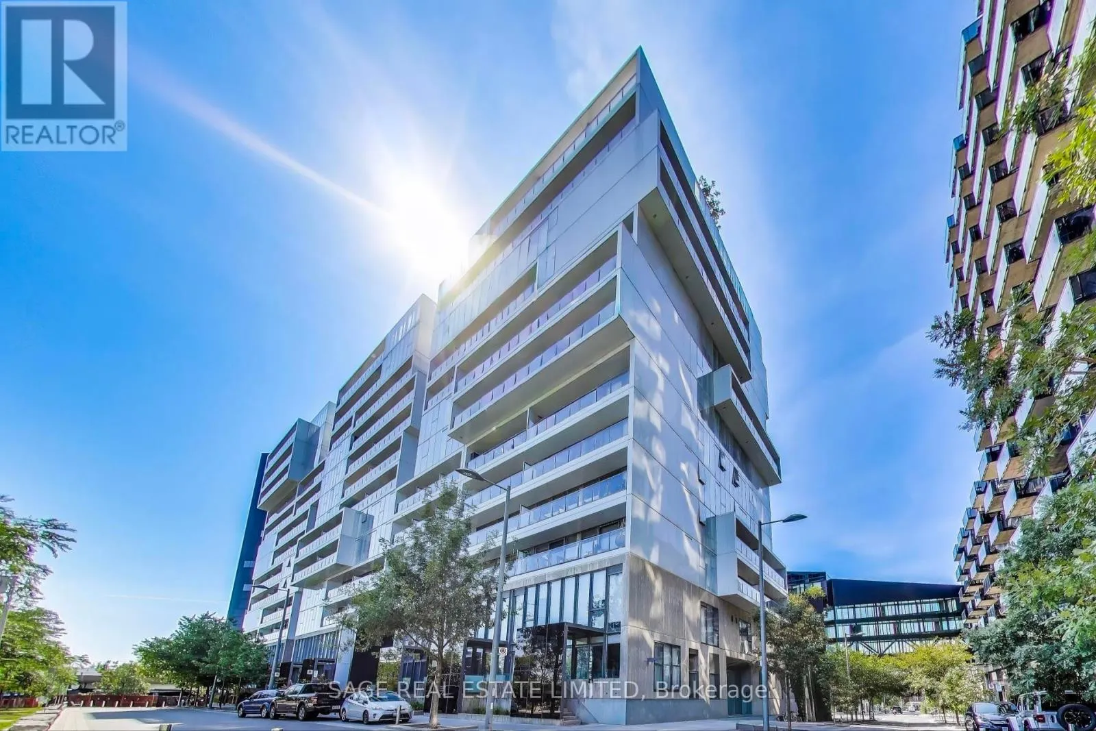 1124 - 32 TROLLEY CRESCENT