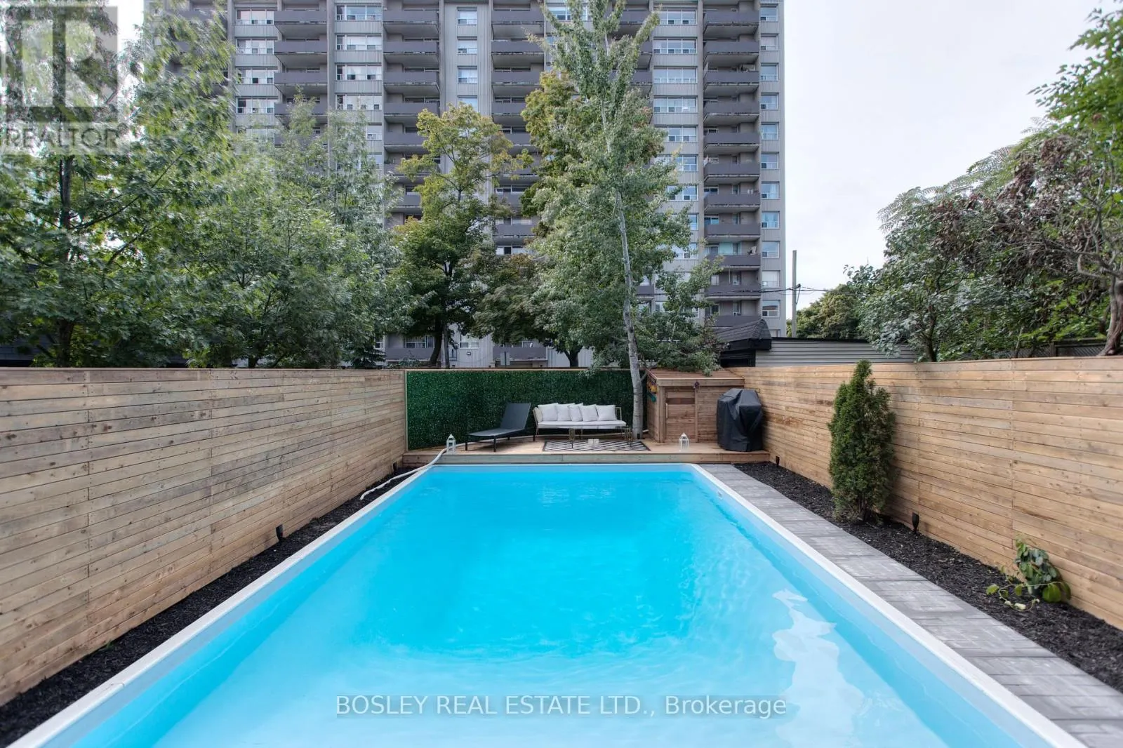 357 ROEHAMPTON AVENUE