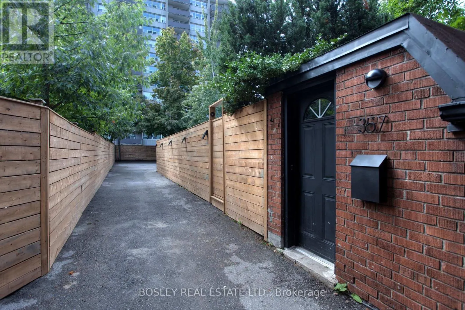 357 ROEHAMPTON AVENUE