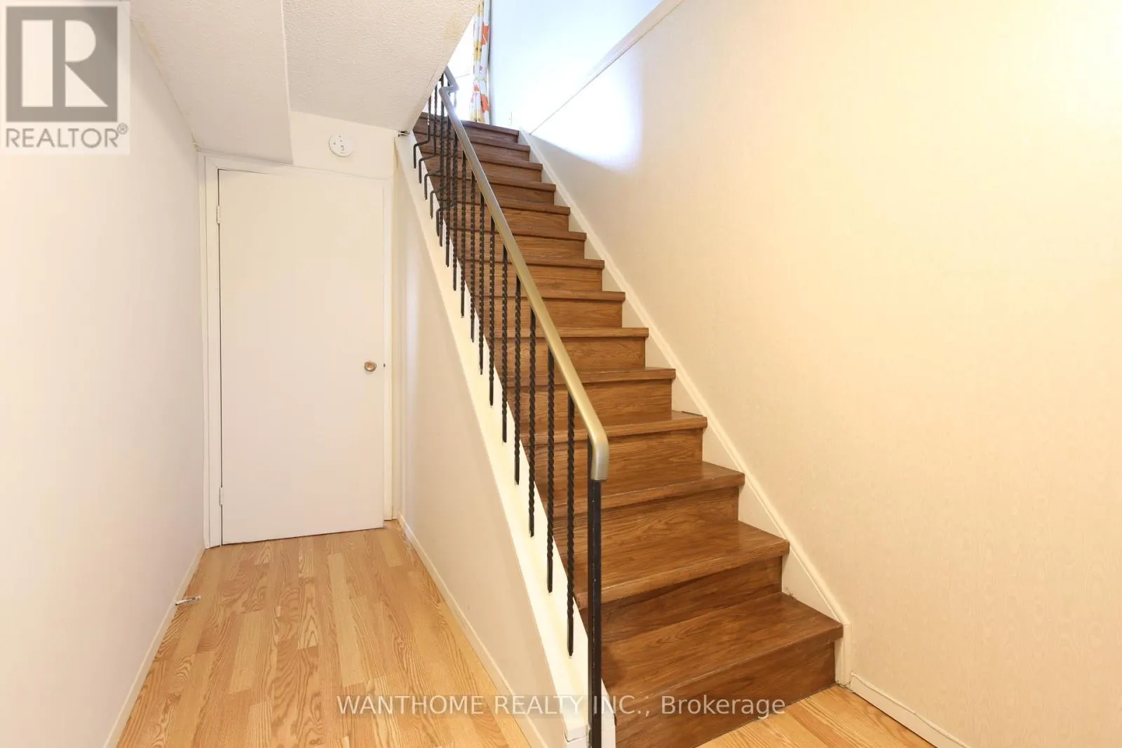 44 FRESHMEADOW DRIVE