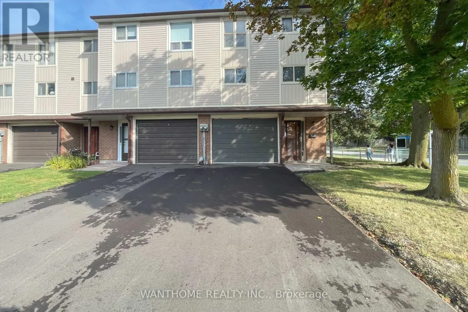44 FRESHMEADOW DRIVE