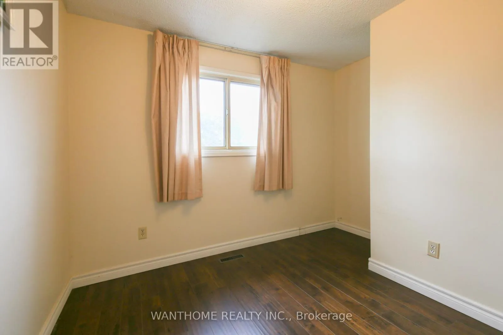 44 FRESHMEADOW DRIVE
