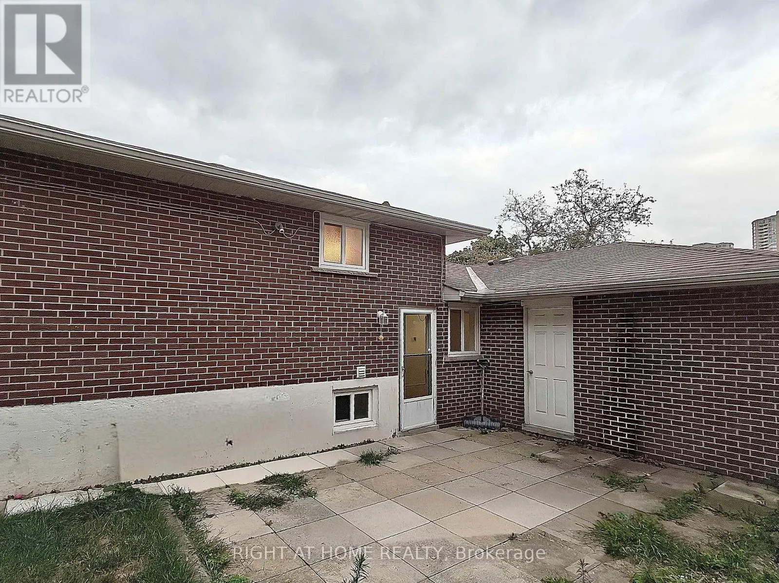 182 MCNICOLL AVENUE