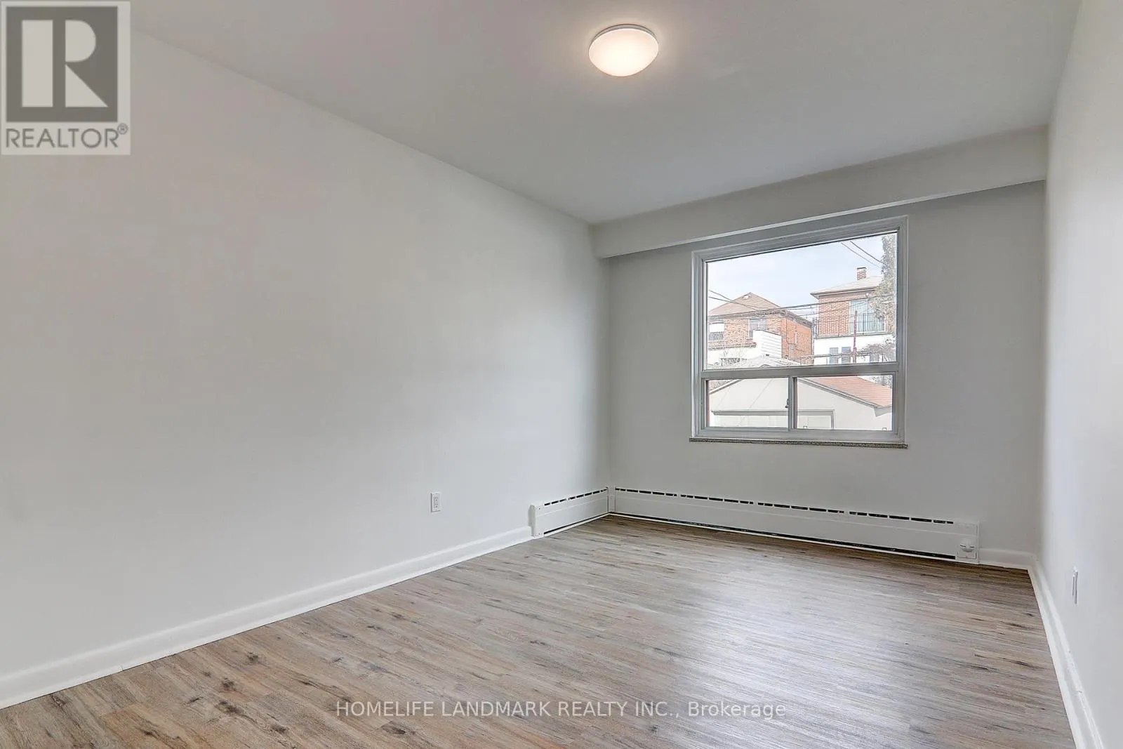 2(UPPER - 8 HANSON ROAD